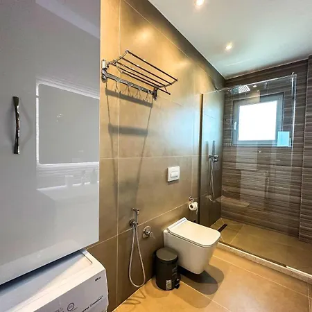 301 Sunset Coral Bay Durrës