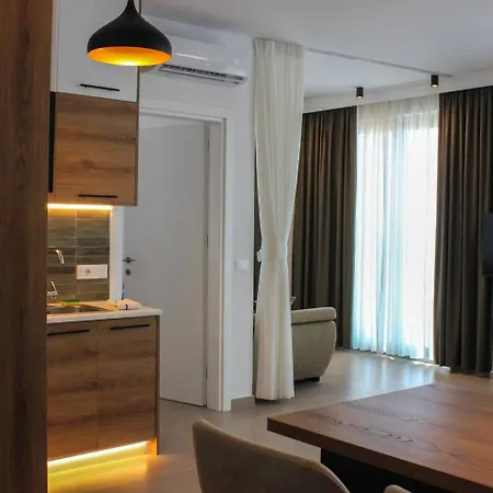 301 Sunset Coral Bay Durrës